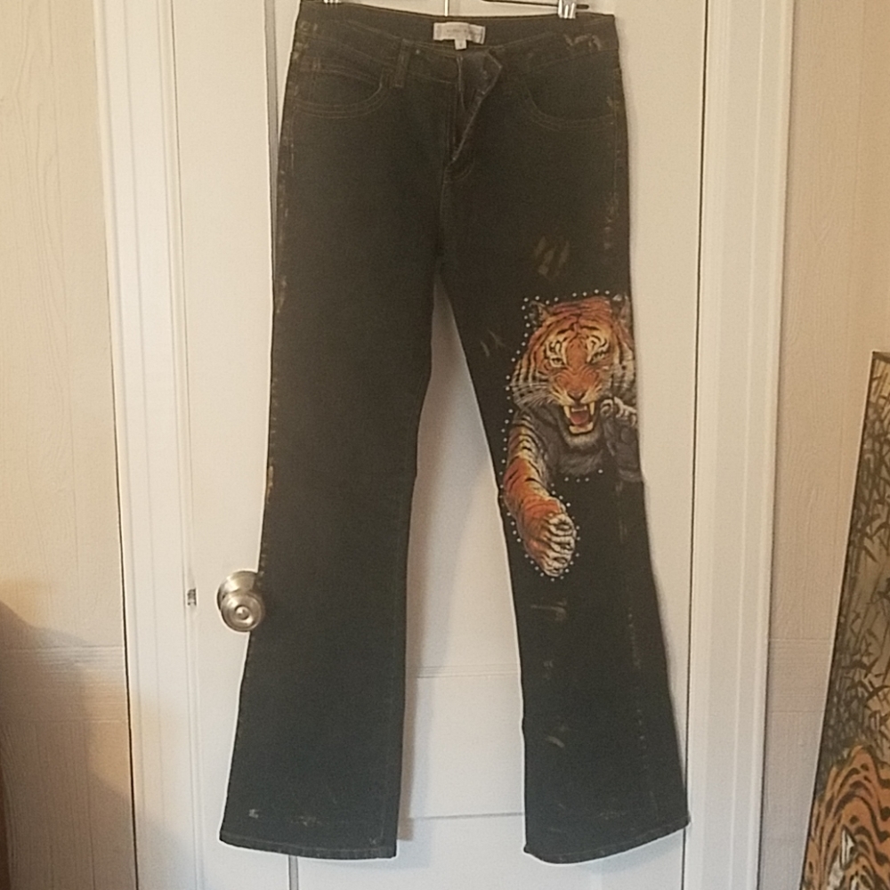 Colour Eighteen Tiger Jeans